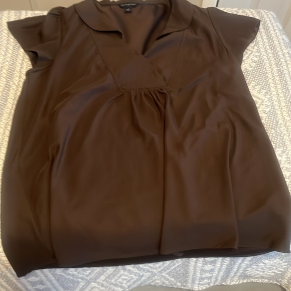 Banana Republic blouse size L color brown - Picture 3 of 3